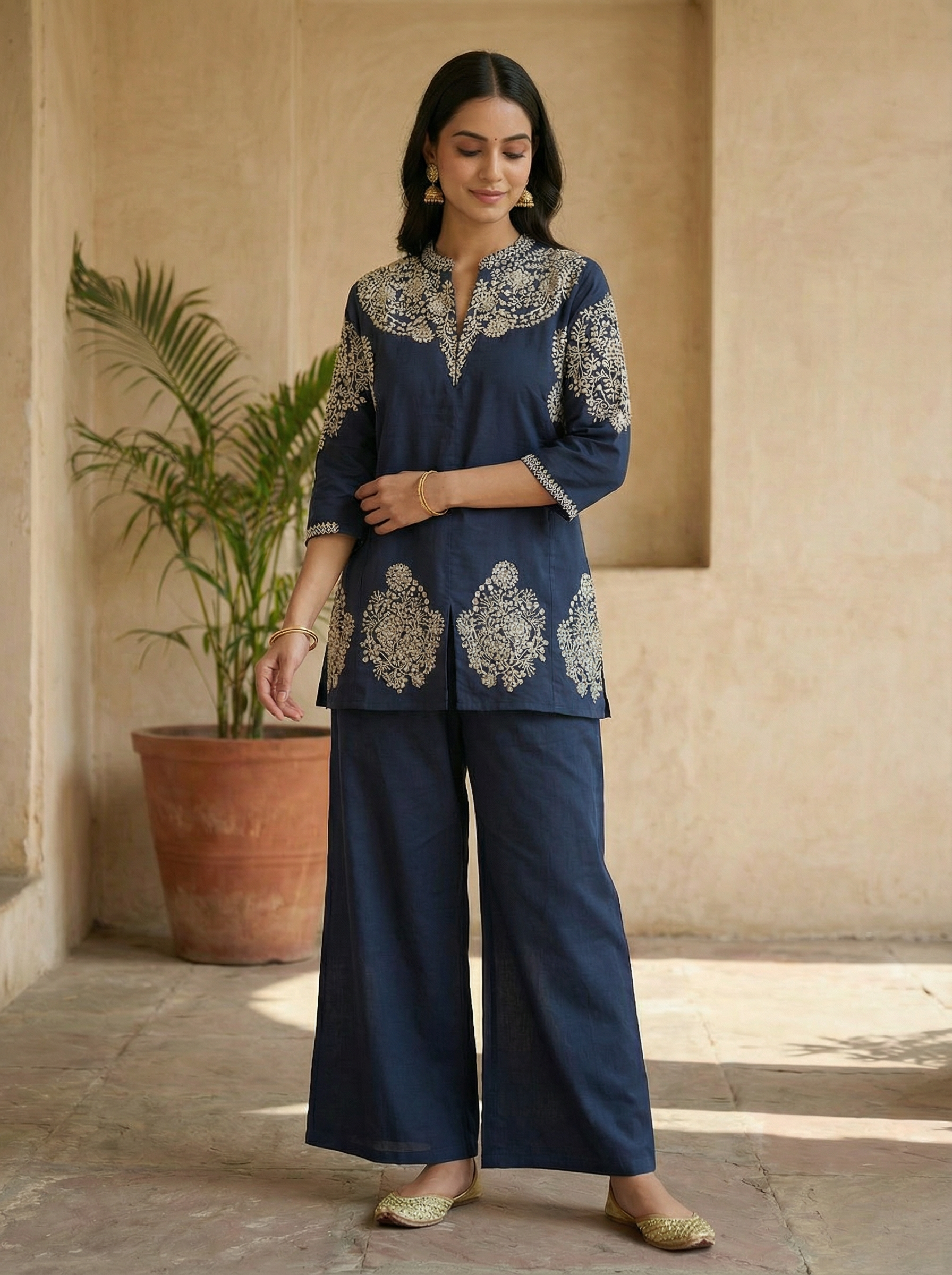 BEAUTIFUL BLUE GADWAL SILK  CORD SET FLARE PLAZO WITH WHITE PATCH WORK EMBROIDERY